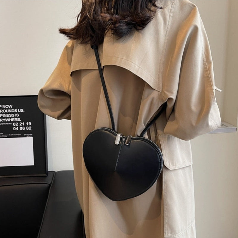 Nora – Women's Heart-Shaped Shoulder Bag with Adjustable Shoulder Strap