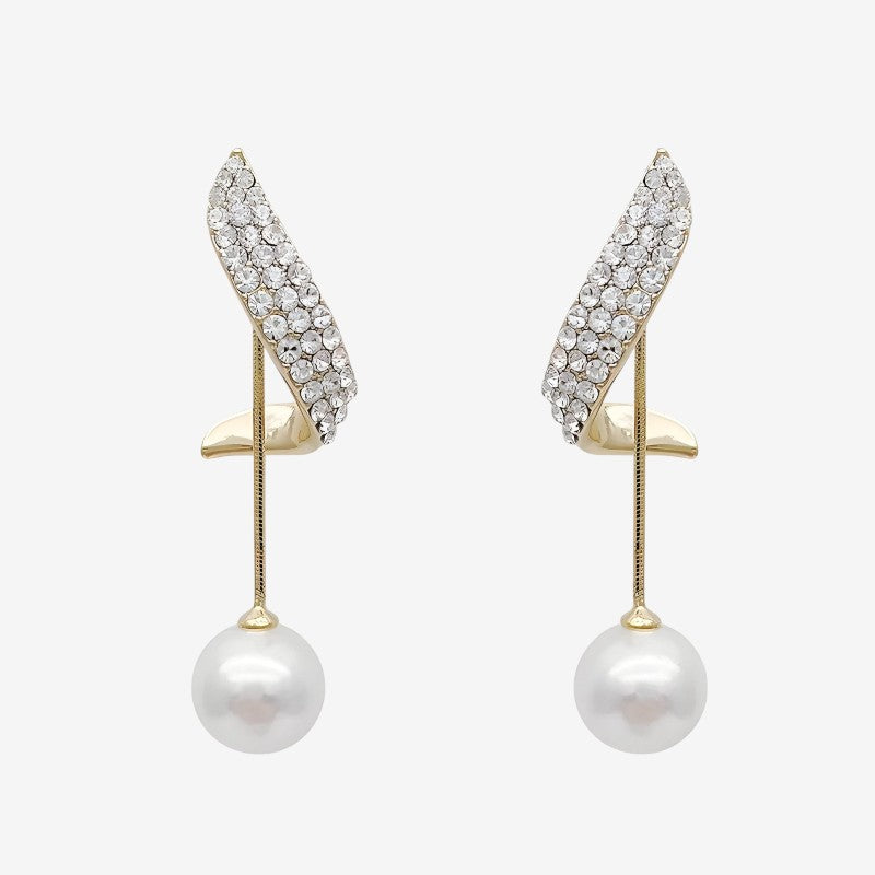 Lily – Curved Earrings with Dangling Pearl