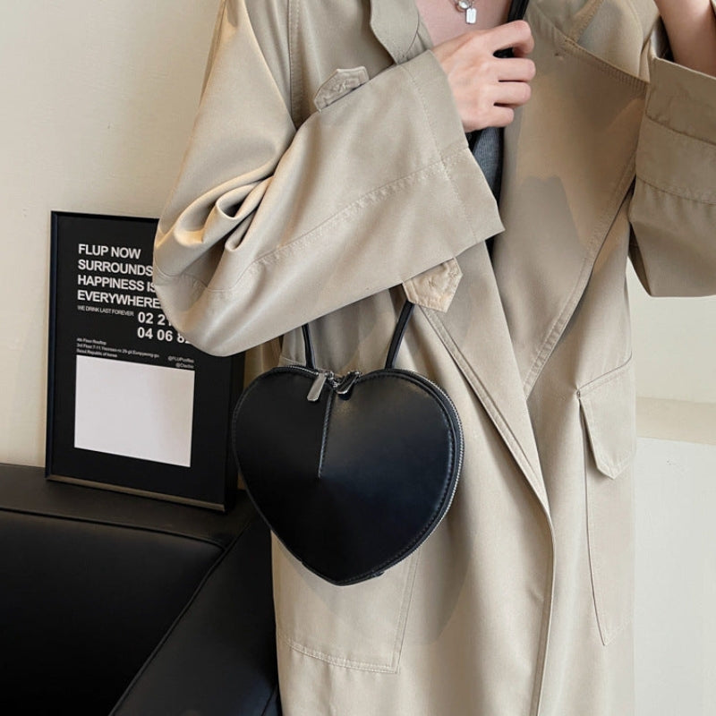 Nora – Women's Heart-Shaped Shoulder Bag with Adjustable Shoulder Strap