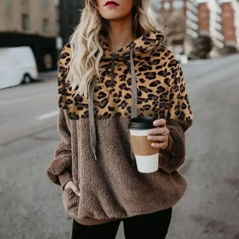 Mia – Hoodie Sweater with Pockets and Leopard Design