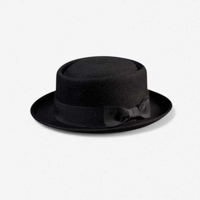 StyleAura – Jazz Hat with Wicker Bow and Round Shape