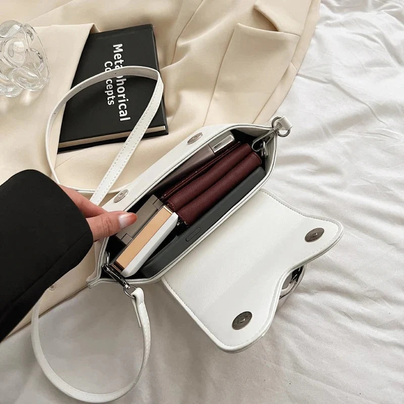 Emma – Schoudertas met Verstelbare Band en Ruim Interieur Velani