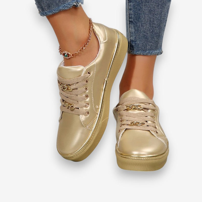 Lily – Round Toe Shoes With Lace Up And Chain Detail