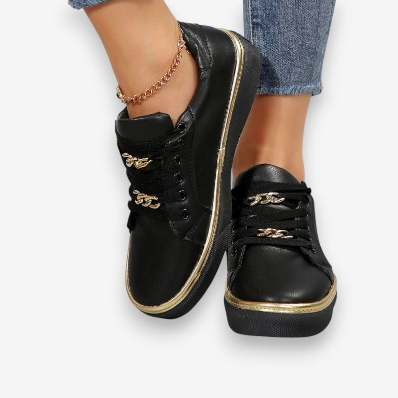 Lily – Round Toe Shoes With Lace Up And Chain Detail