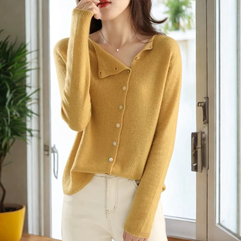 Ires – Long Sleeve Sweater with Button Closure