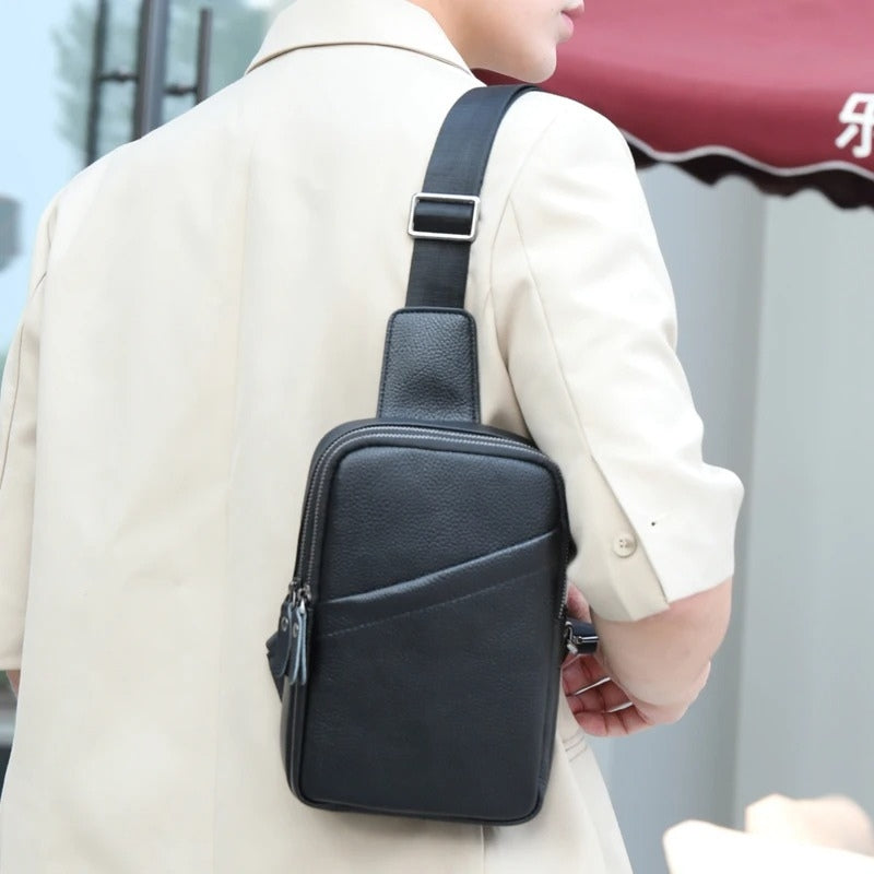 Ryan – Compact Chest Bag with Adjustable Strap