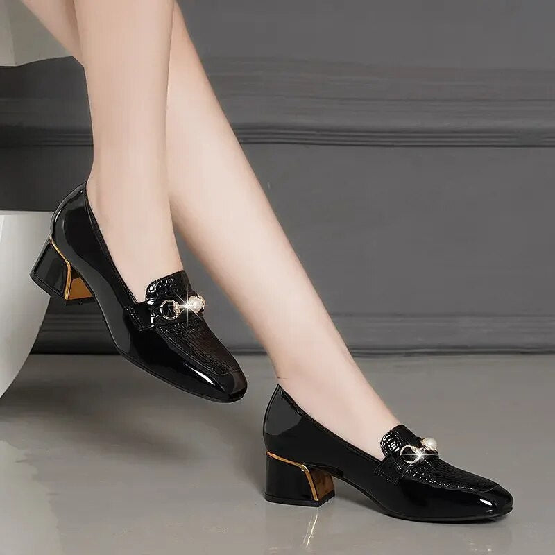 Sophia – Round Toe Shoes With Mid Heel Design