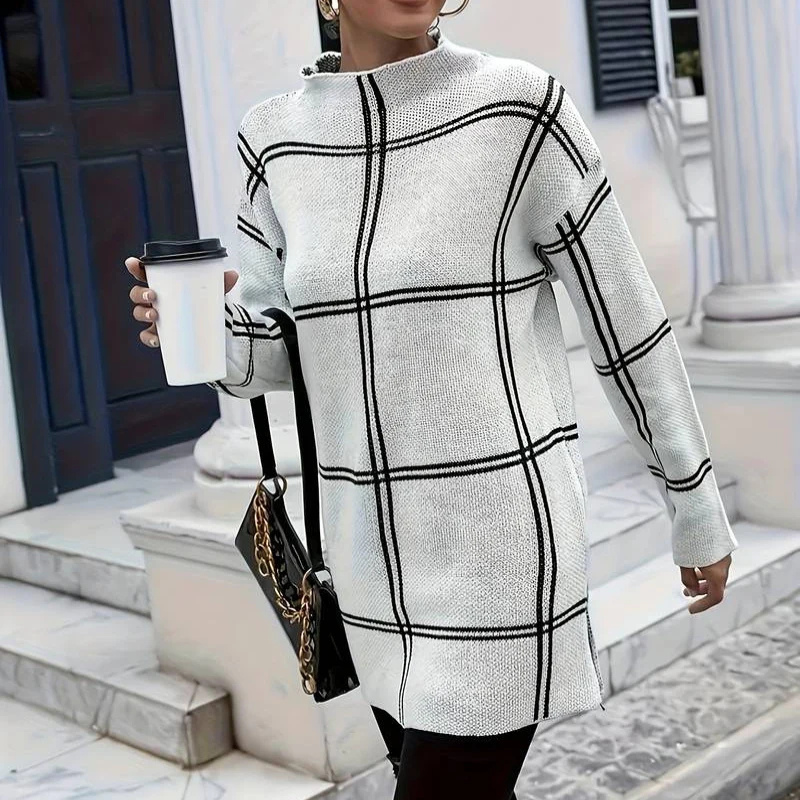 Hannah – Round Neck Sweater with Check Pattern and Long Sleeves