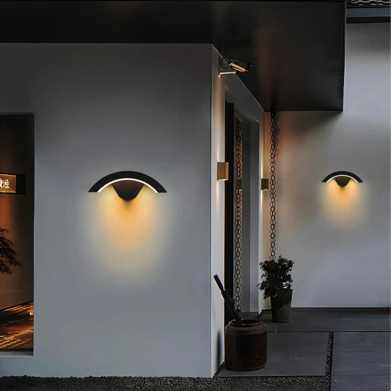 LumaCurve – Wall Lamp with Curved Arm & Half-Moon Shade