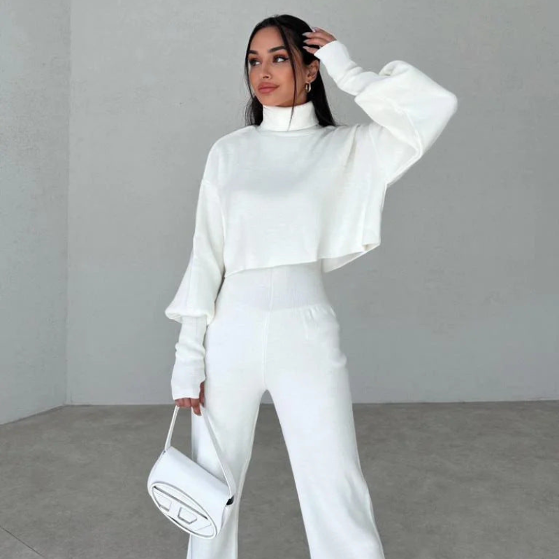 Kathy – Elegant tweedelig coltrui-setje met wijde broek Velani