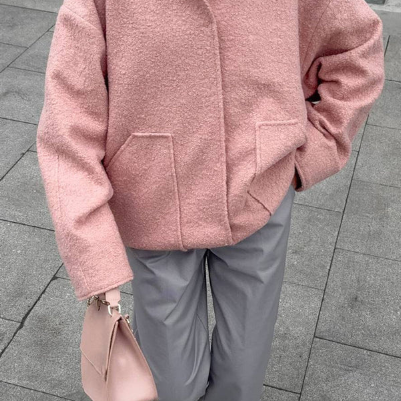 Sophia – Stand collar jacket with long sleeves and pockets