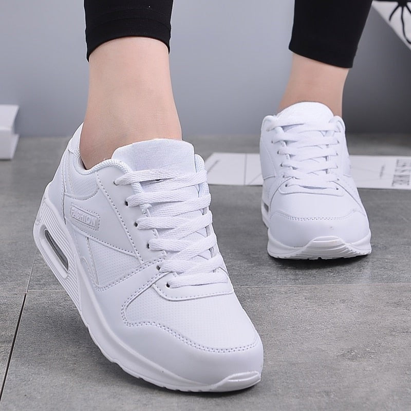 Sofia – Round Toe Sneakers With Adjustable Laces And Anti Slip Grip