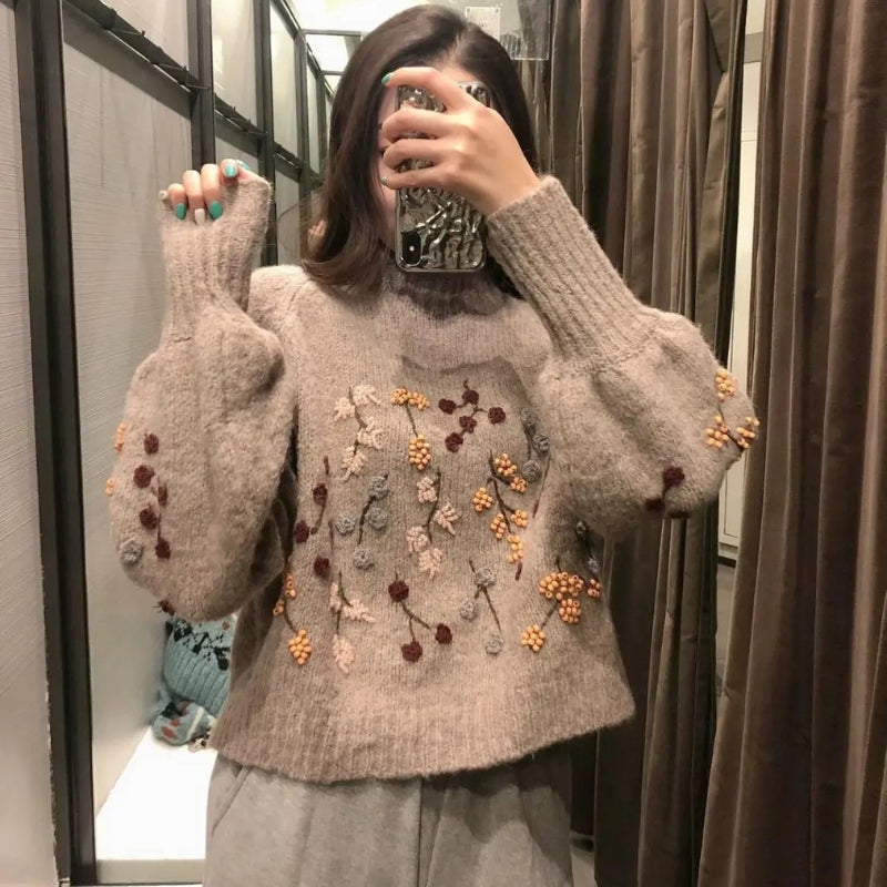 Clara – Knitted Sweater With Floral Printed Pattern