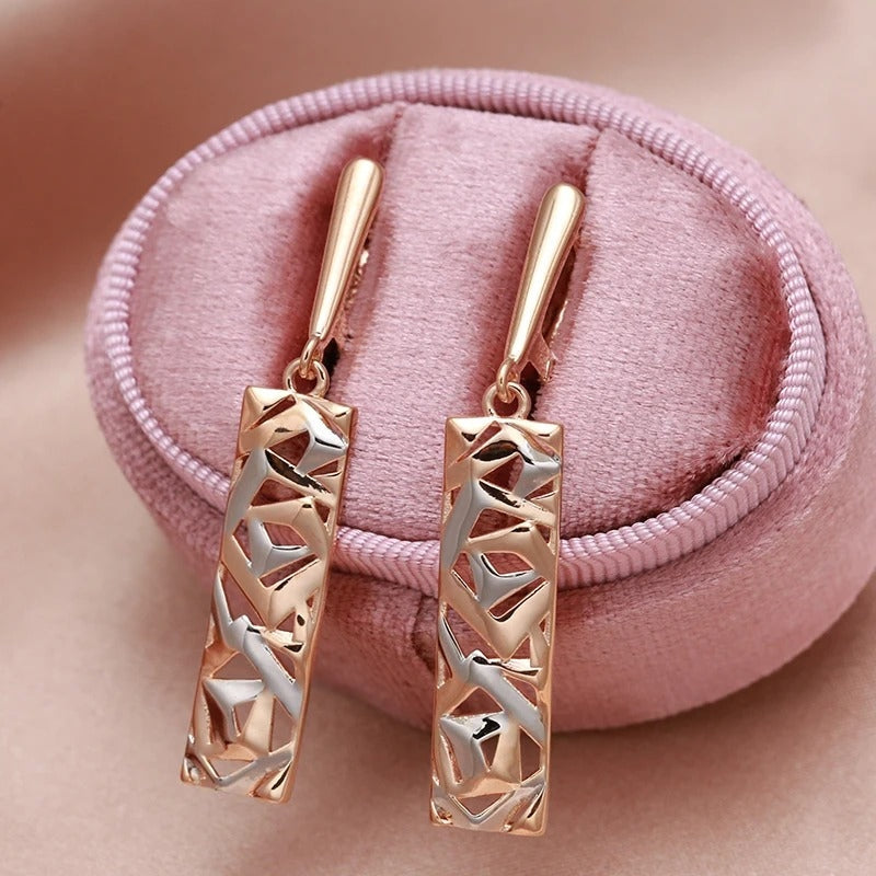 Ella – Earrings with Irregular Hollow Design