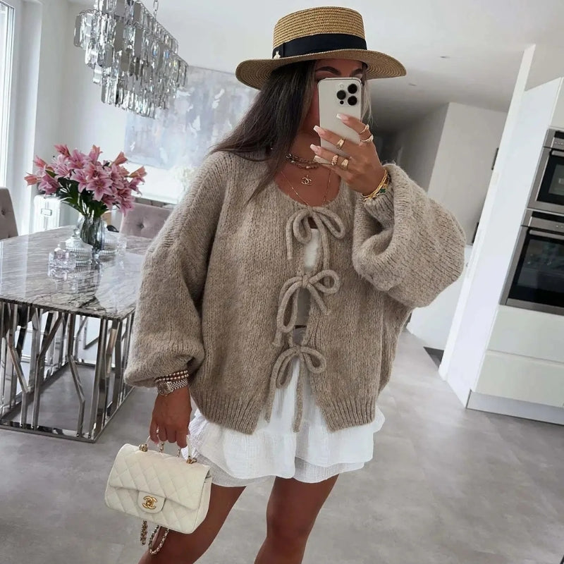 Clara – Crew Neck Cardigan with Long Sleeves and Lace Closure