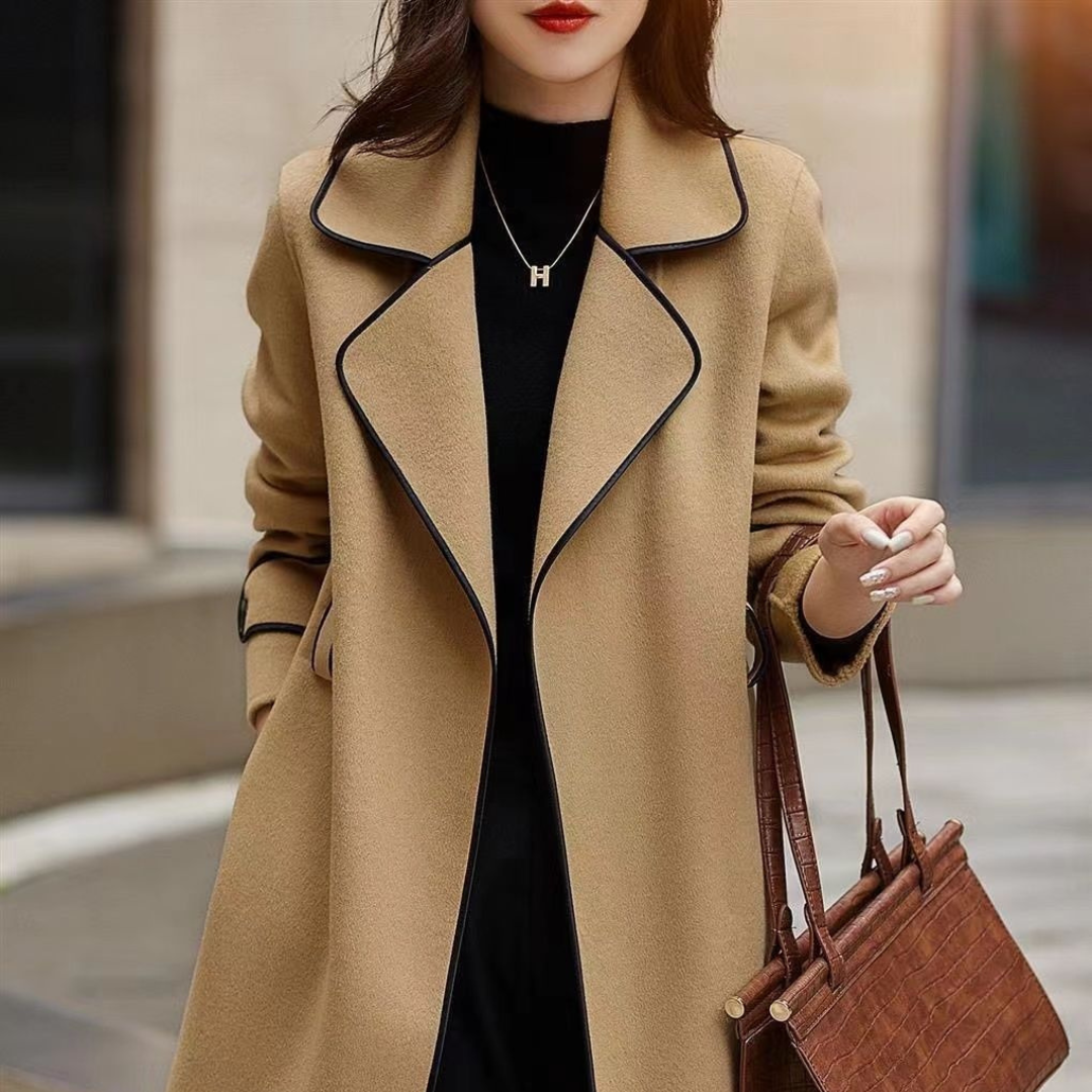 Lucie – Reverskraagjas met lange mouwen en verstelbare riem Velani