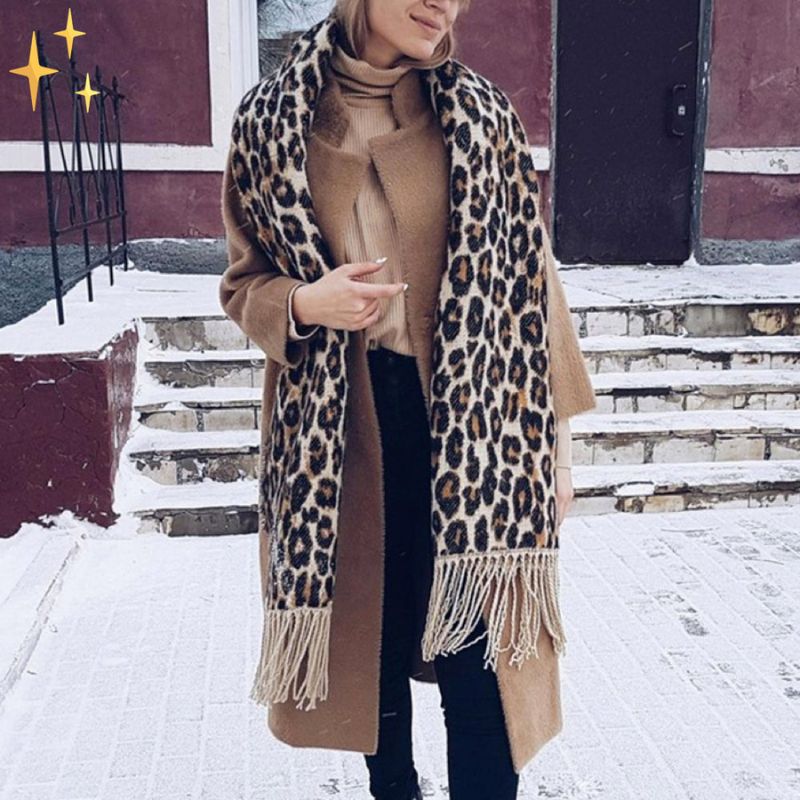 Women Knitted Leopard Print Scarf
