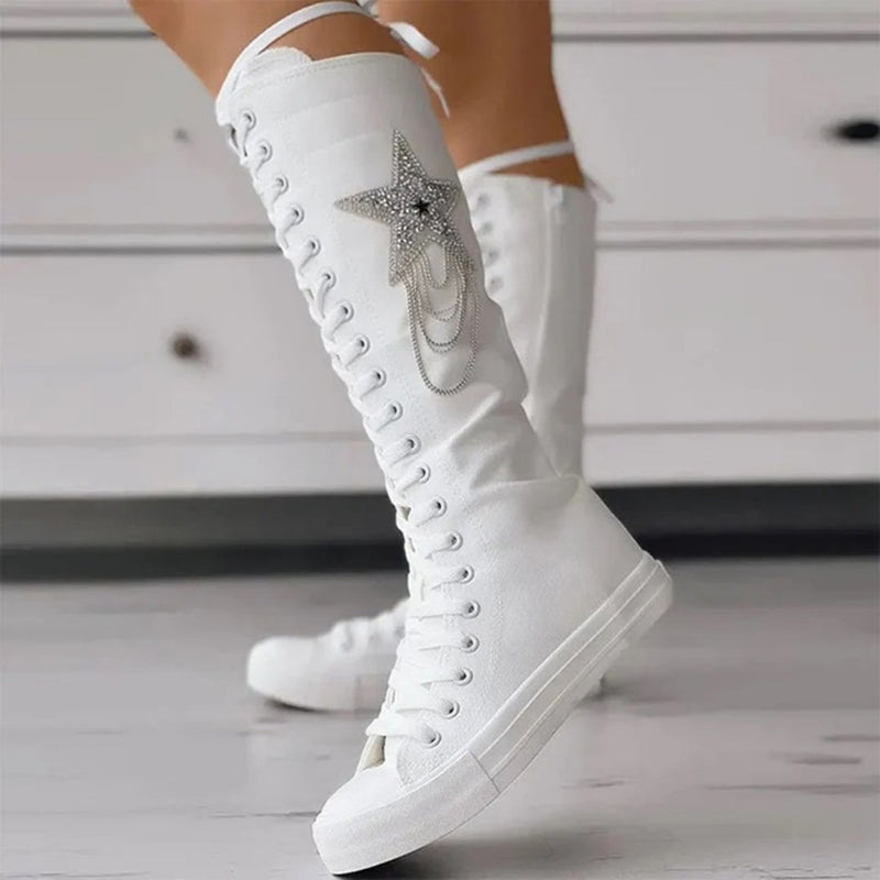 Clara – High boots with lace-up and flat sole design