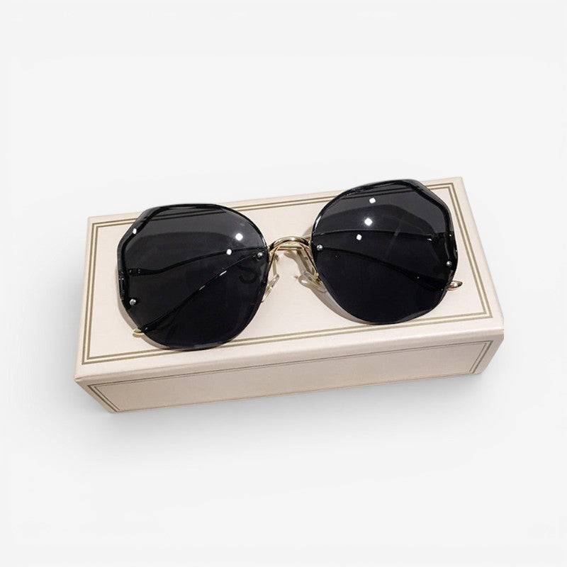 SunFlex – Sunglasses with Adjustable Curved Frame