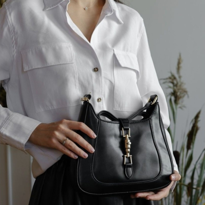 Olivia – Women's Bag with Adjustable Shoulder Strap and Buckle Closure
