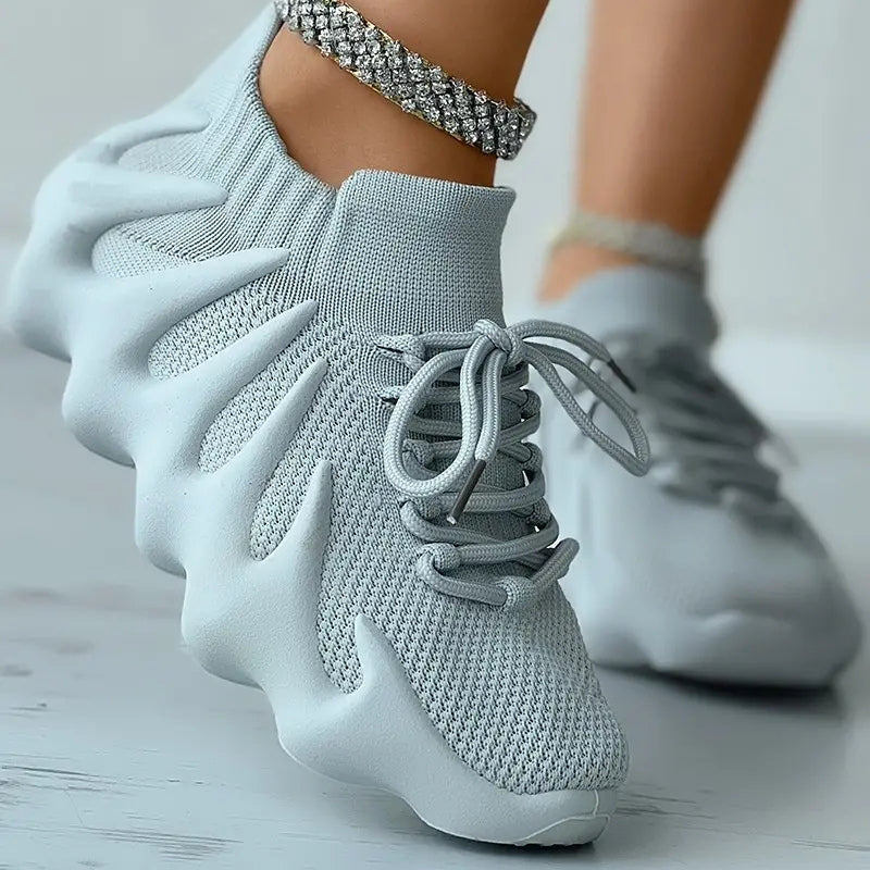 Camille – Antislip Veterschoenen met Ademend Design Velani