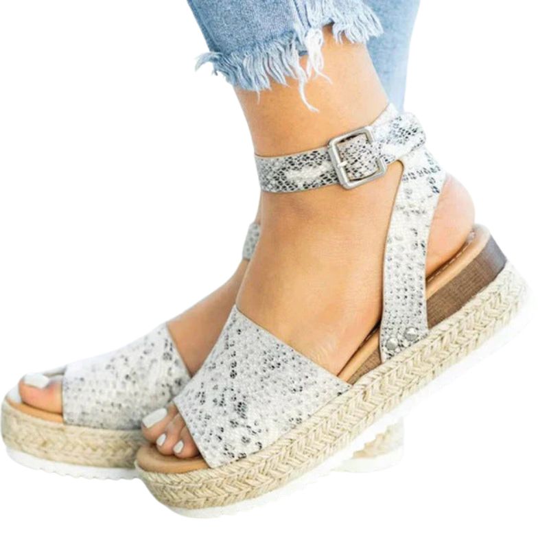 Hazel – Flats met Verstelbare Gespsluiting en Antislipzool Velani