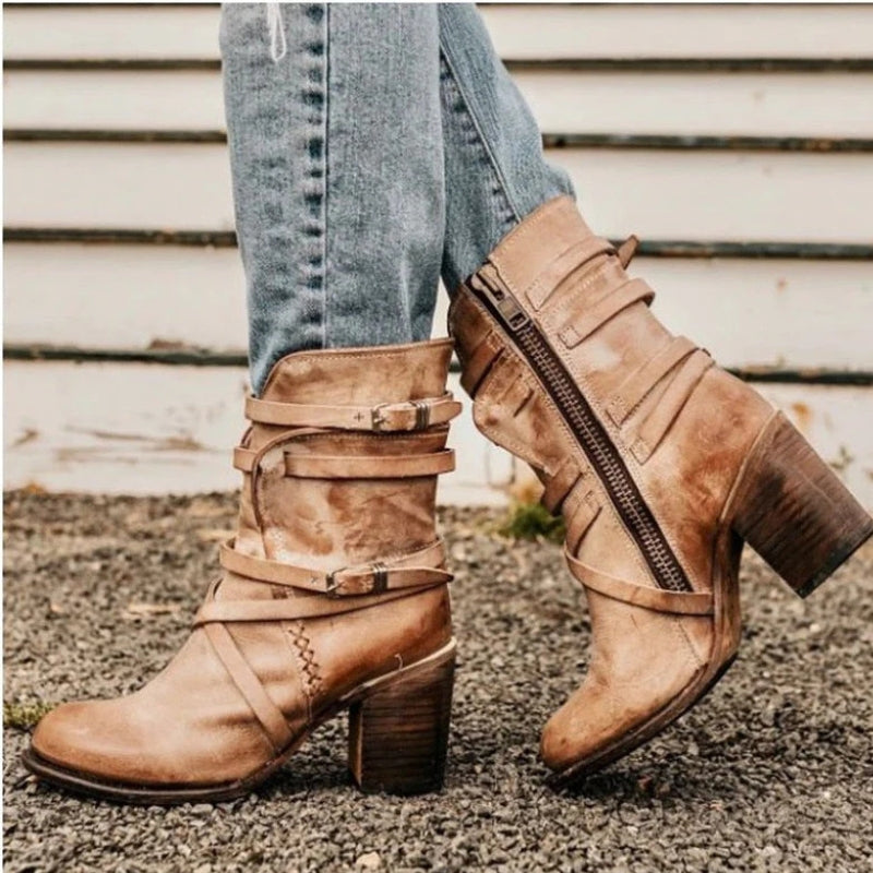 Jasmijn – Enkellaarsjes met blokhak en verstelbare gesp Velani