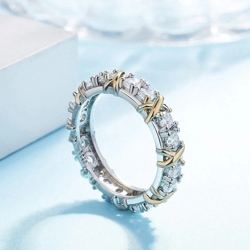 Olivia – Radiant Design Ring