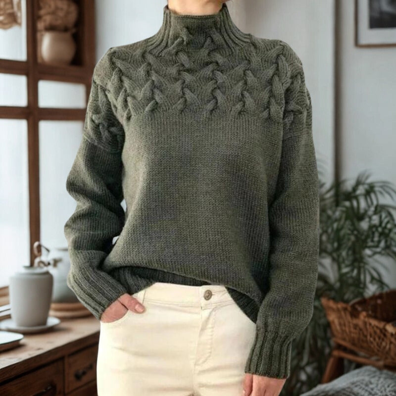 Luna – Long Sleeve Sweater with Round Neck and Ribbed Hem