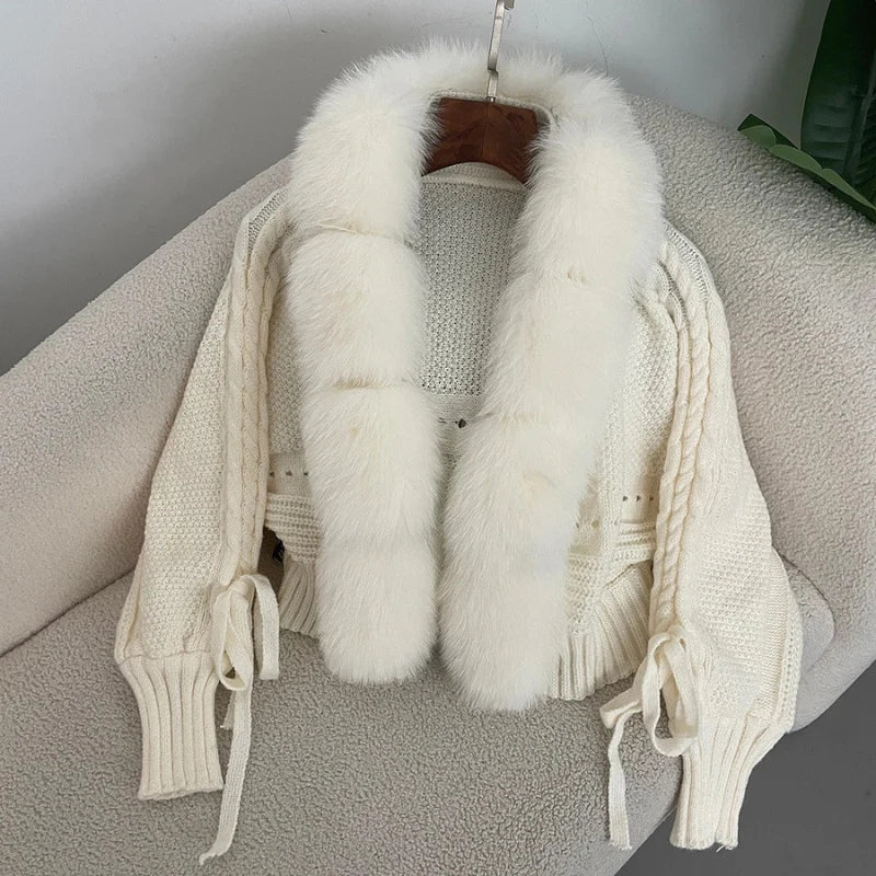 Sophia – Oversized Coat with Long Sleeves and Fur Collar