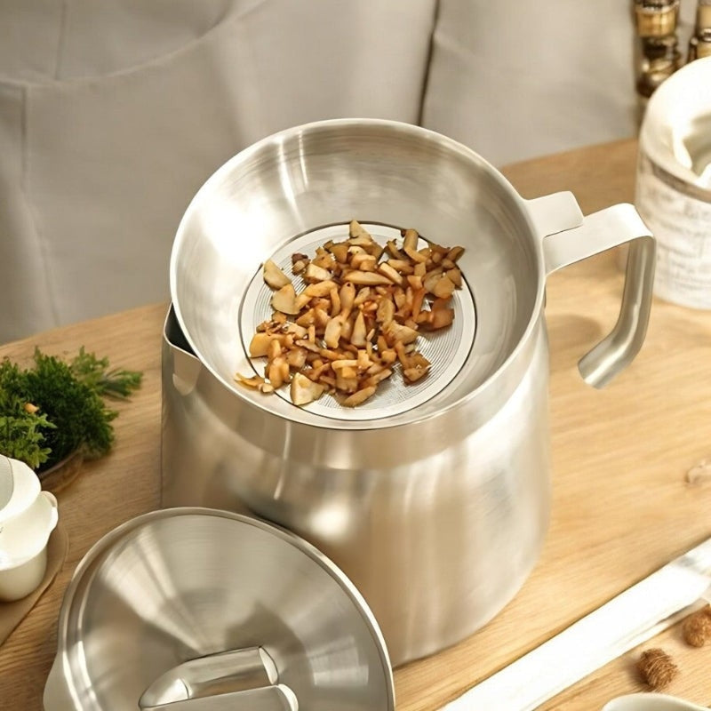 KitchenEase – Oliepot met Handgreep en Filterontwerp Velani