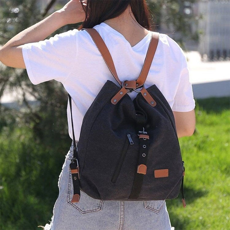 Clara – Handbag with Zipper Pocket and Adjustable Strap