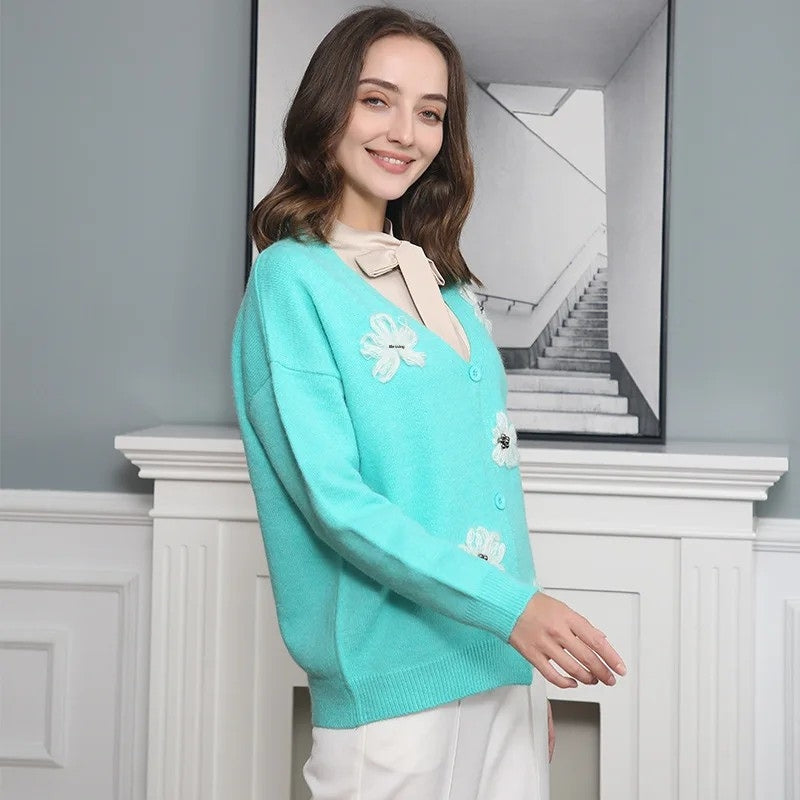 Sophia – Long Sleeve Sweater with Floral Pattern and Button Closure