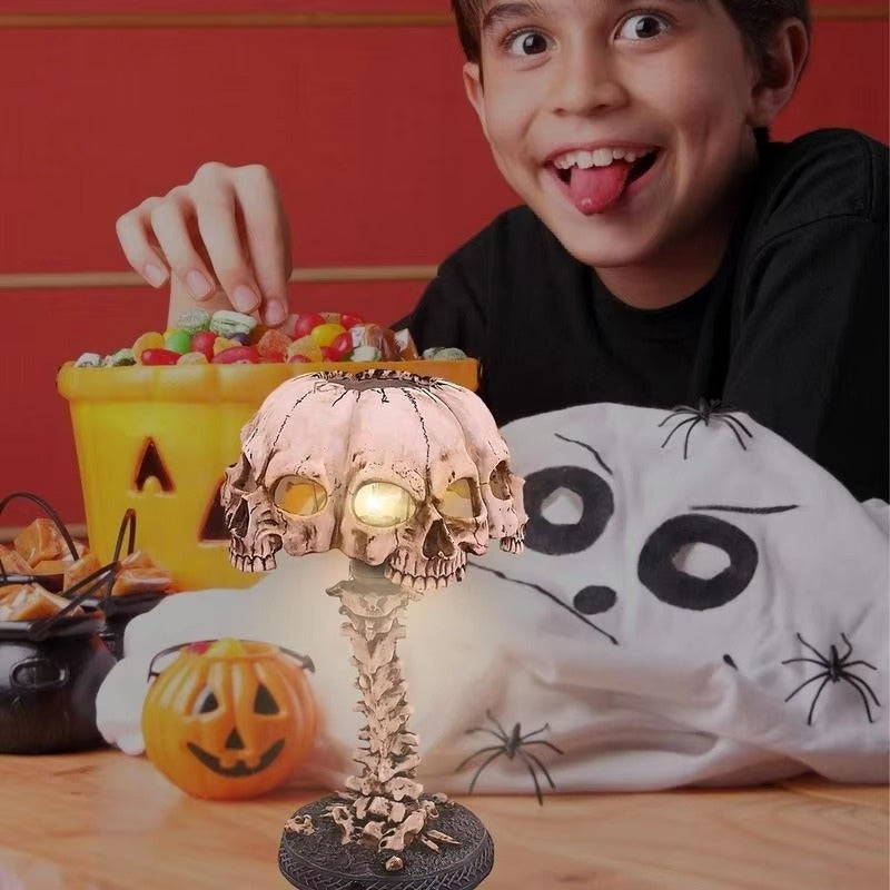 DarkGlow – LED Desk Lamp with Skull Design