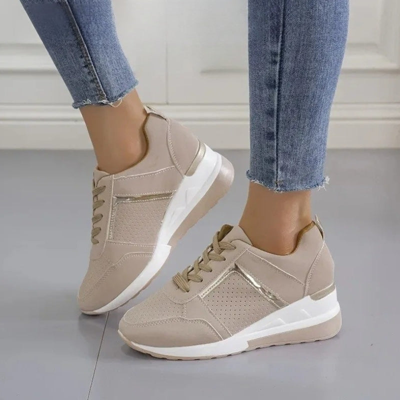 Nina – Round Toe Boots With Adjustable Laces And Breathable Design