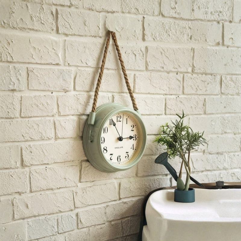 ChronoWave – Round Wall Clock with Clear Numbers & Hanging System