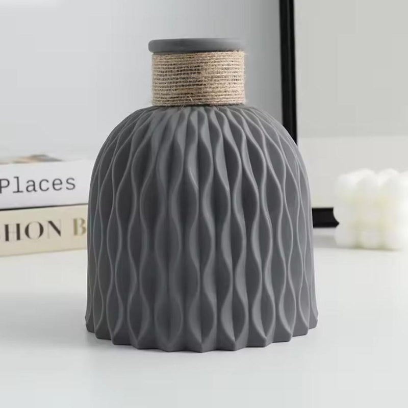 TropiKnot – Decorative Flower Vase with Pineapple-Inspired Design