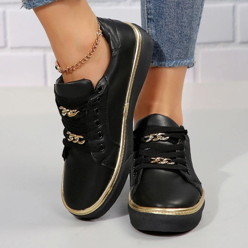 Lily – Round Toe Shoes With Lace Up And Chain Detail