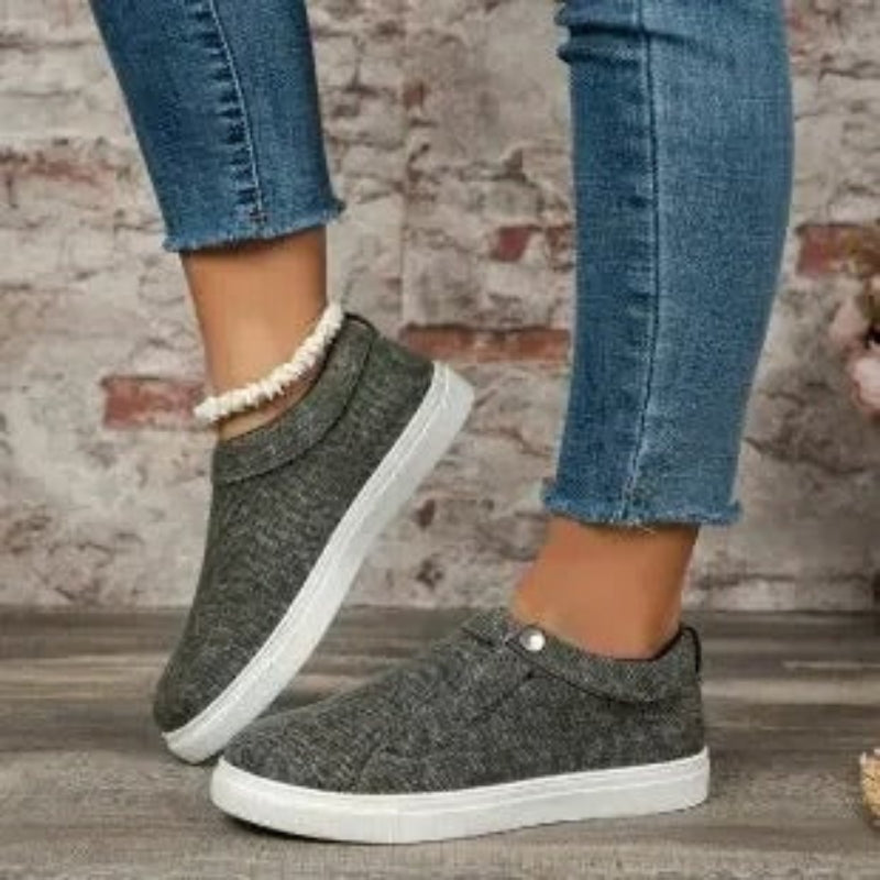 Zoe – Round Toe Shoes with Button Design