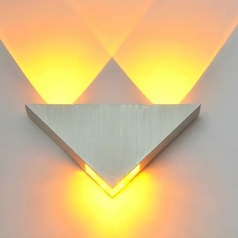 TriGlow – LED Wandlamp met Driehoek Ontwerp Velani
