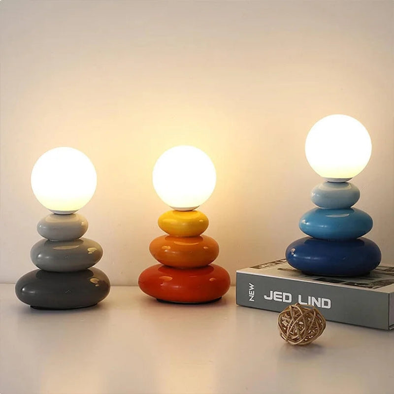 StoneGlow – LED Tafellamp met Ronde Lampenkop en Rotsstandaard Ontwerp Velani