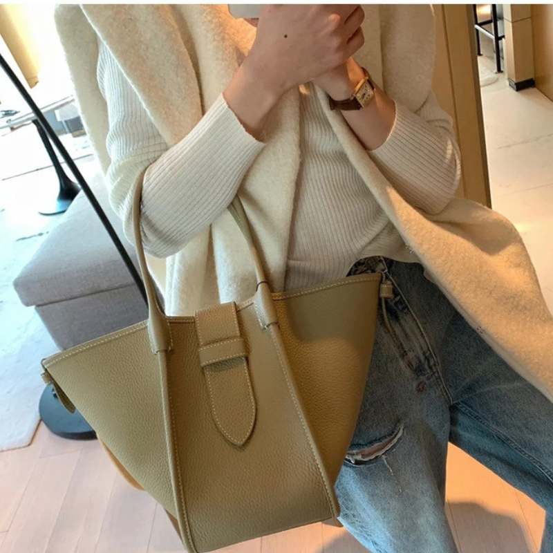 Jessica – Bucket Handbag with Adjustable Strap and Handle