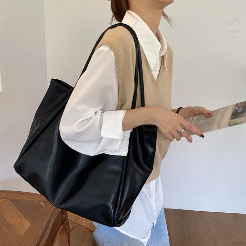 Olivia – Large Capacity Tote Bag with Zipper