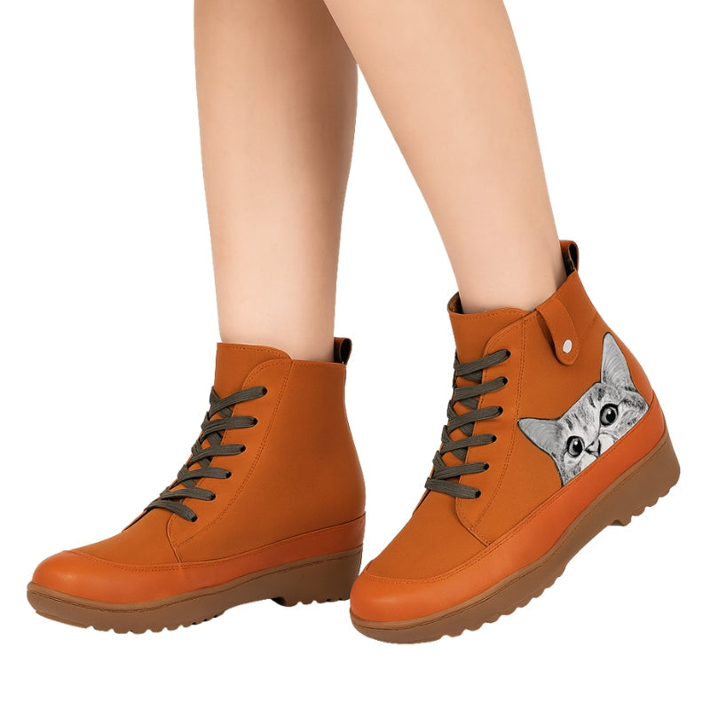 Hannah – Enkellaarsjes met Ronde Neus en Kat Motief Velani