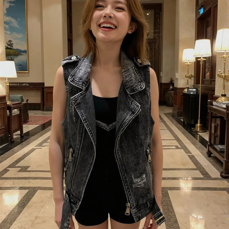 Emma – Women's Sleeveless Zip-Up Vest with Lapel Collar
