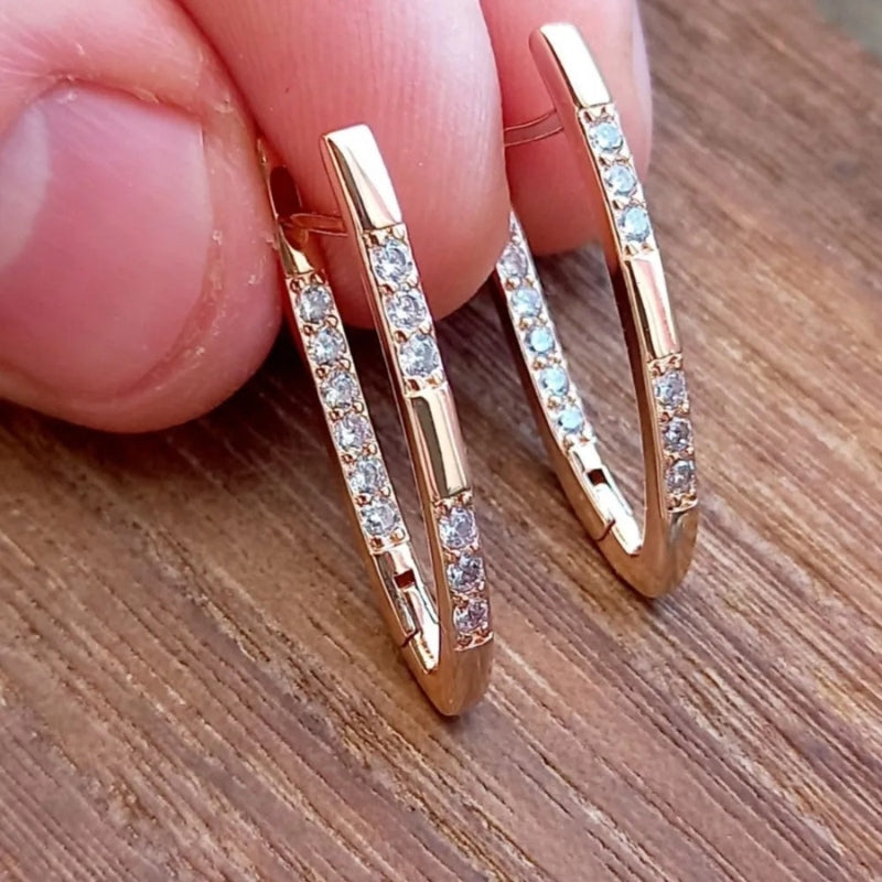 Ava – V-Shaped Earrings