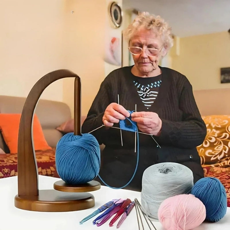 ThreadEase – Draaibare Garenhouder met Bureaustandaard Velani