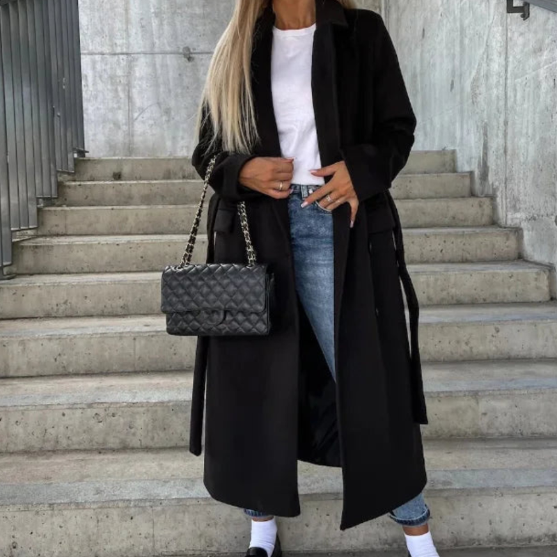 Bella – Lange Jas met Knopensluiting, Lange Mouwen en Zakken Velani