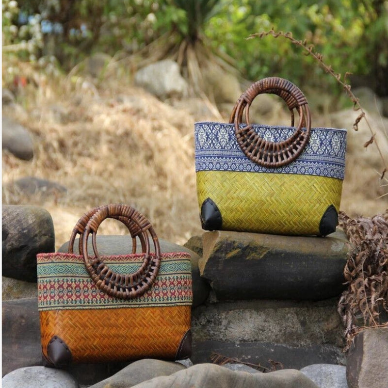 Zoe – Women's Handbag with a Cheerful Pattern and Zip Pocket