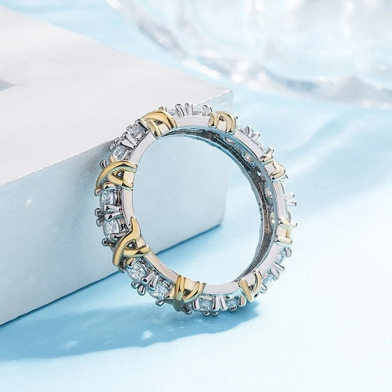 Olivia – Radiant Design Ring